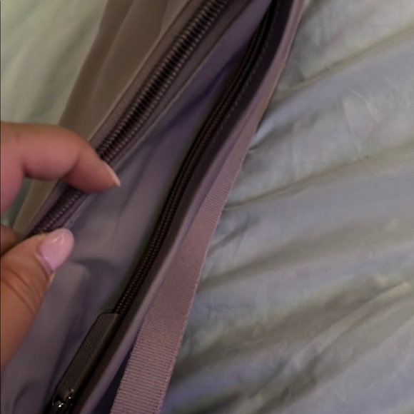 Elegant Tumi  Shoulder Bag - Picture 6 of 11